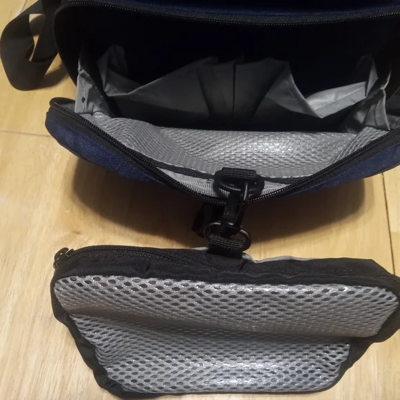 LowePro Nova 3Case